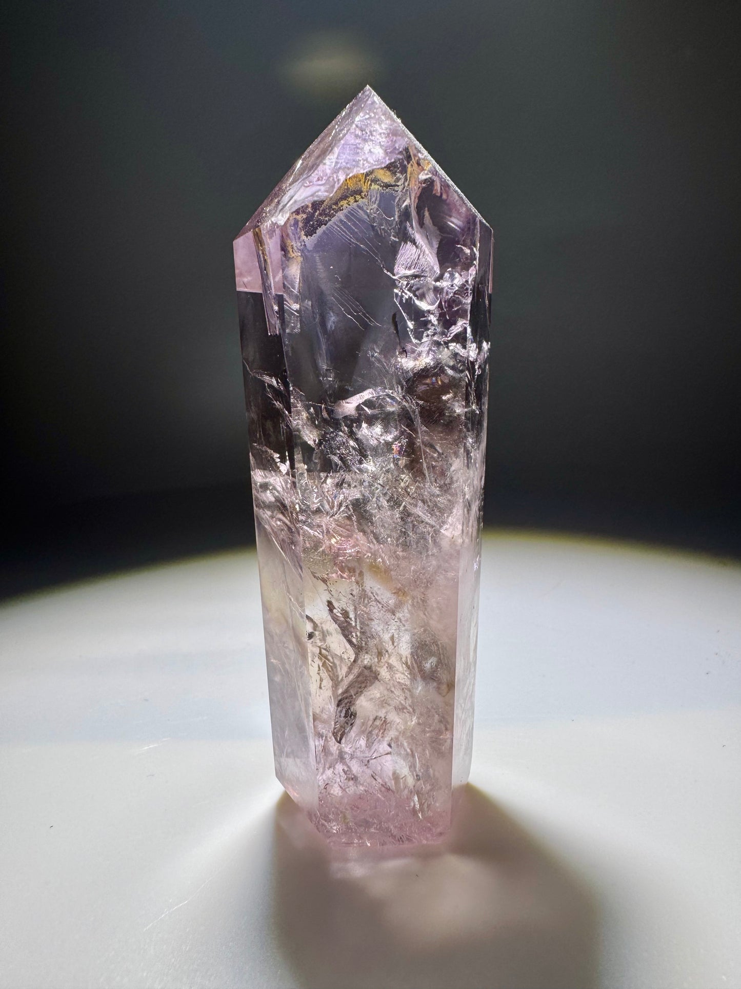 Fluoreszierende Ametrin-Phantomspitze – 8.3 cm, 88 g | Museumsqualität