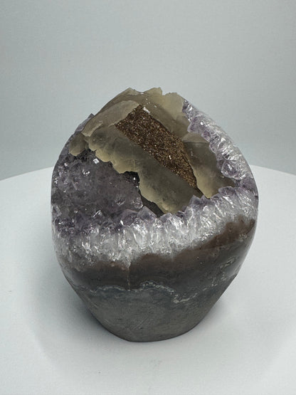 Rainbow Amethyst Cupcake - 8.5x9.5cm