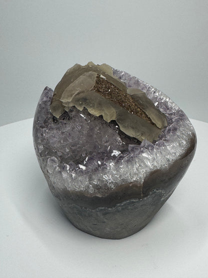 Rainbow Amethyst Cupcake - 8.5x9.5cm