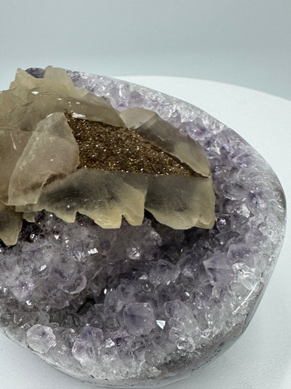 Rainbow Amethyst Cupcake - 8.5x9.5cm