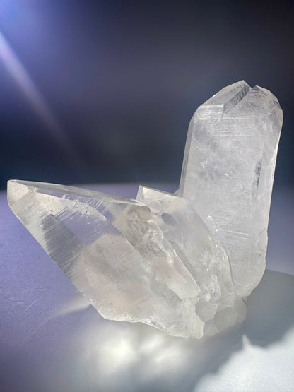 Exklusive Lemurian Bergkristall-Stufe aus Brasilien – 13 cm, 791 g, extra klar, 1A Museumsqualität mit Lemurian Linien