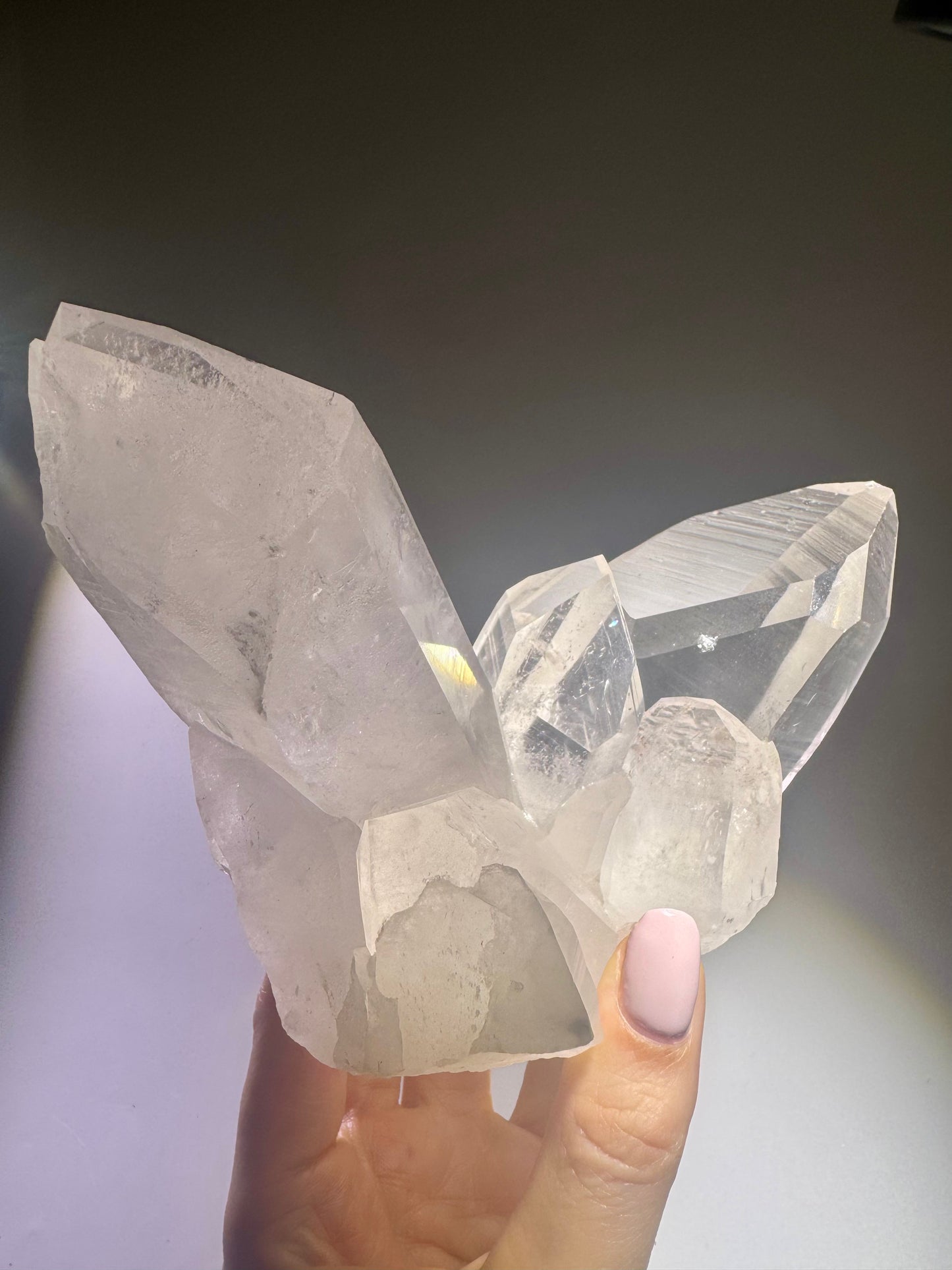 Exklusive Lemurian Bergkristall-Stufe aus Brasilien – 13 cm, 791 g, extra klar, 1A Museumsqualität mit Lemurian Linien