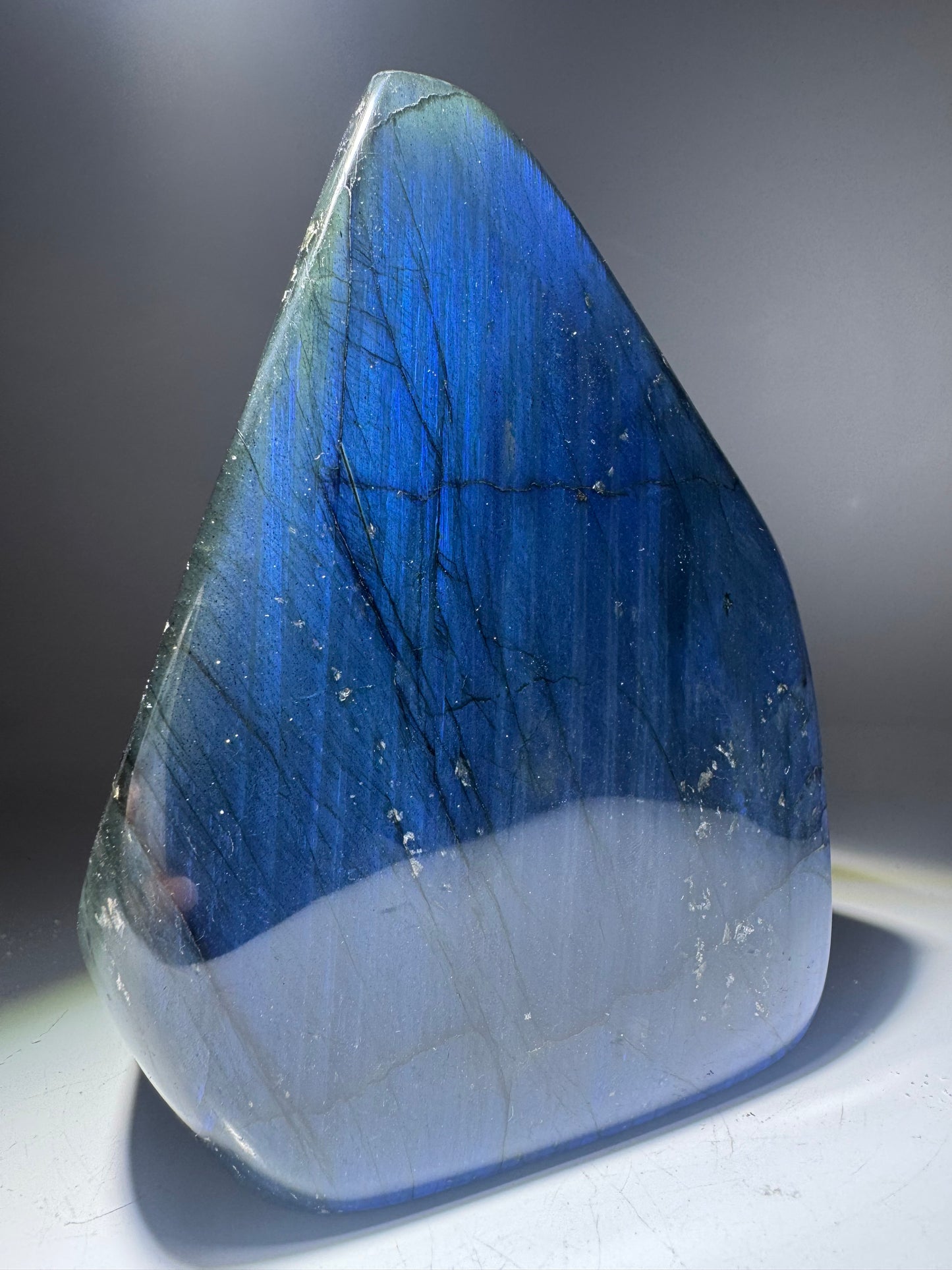 Labradorit Freeform 13.4 cm | Tiefblaues Traumstück aus Madagaskar