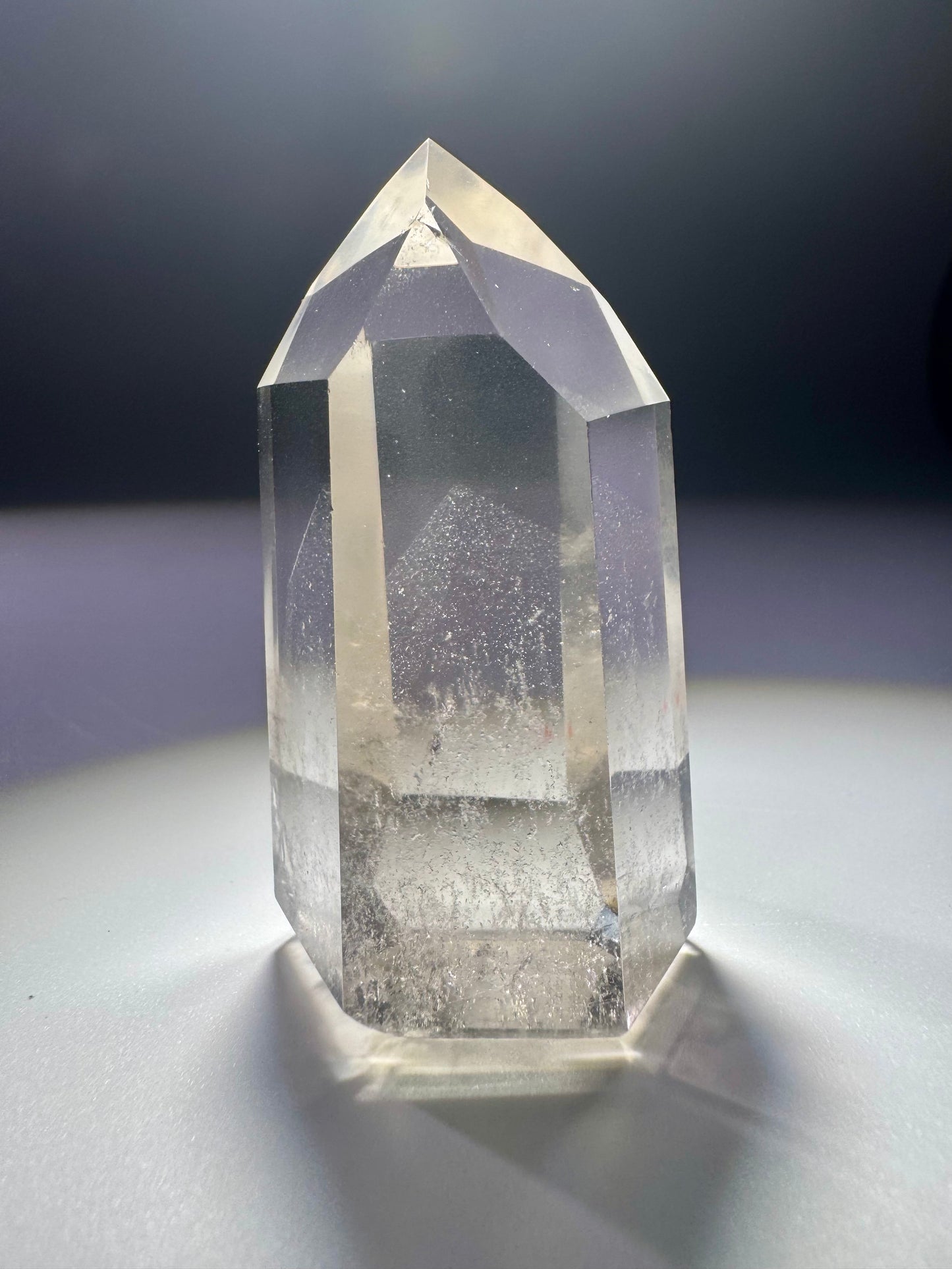 Wunderschöne Bergkristallspitze mit Phantom aus Brasilien – 6 cm, selten klar, naturbelassen & hochwertig