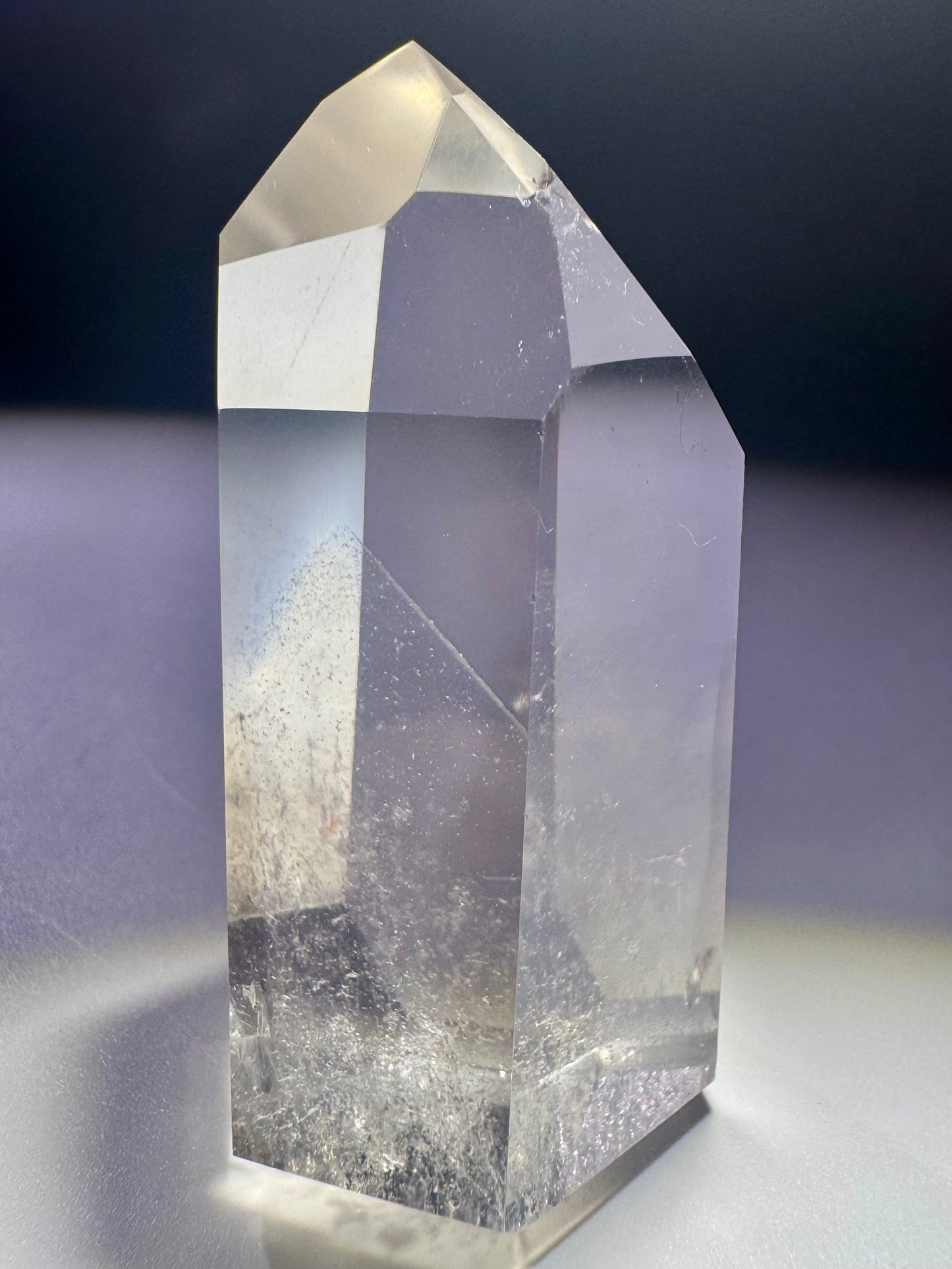 Wunderschöne Bergkristallspitze mit Phantom aus Brasilien – 6 cm, selten klar, naturbelassen & hochwertig
