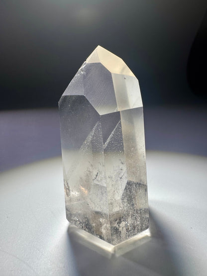 Wunderschöne Bergkristallspitze mit Phantom aus Brasilien – 6 cm, selten klar, naturbelassen & hochwertig