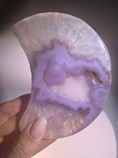 Douce lune en agate avec support doré du Brésil 💖