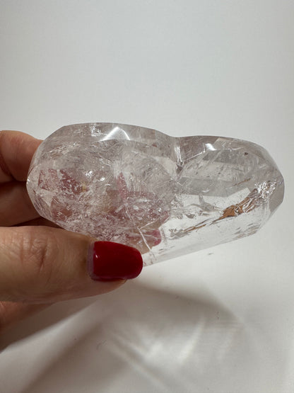 Bezauberndes facettiertes Bergkristall Herz - 7.5cm, 151g