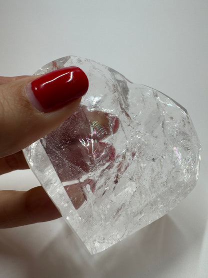 Bezauberndes facettiertes Bergkristall Herz - 7.5cm, 151g