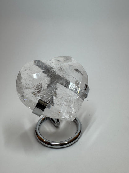 Bezauberndes facettiertes Bergkristall Herz - 7.3cm, 166g