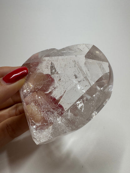 Bezauberndes facettiertes Bergkristall Herz - 7.3cm, 166g