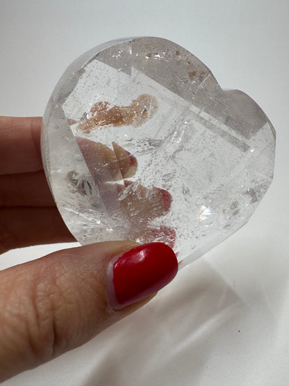 Bezauberndes facettiertes Bergkristall Herz - 7.3cm, 166g
