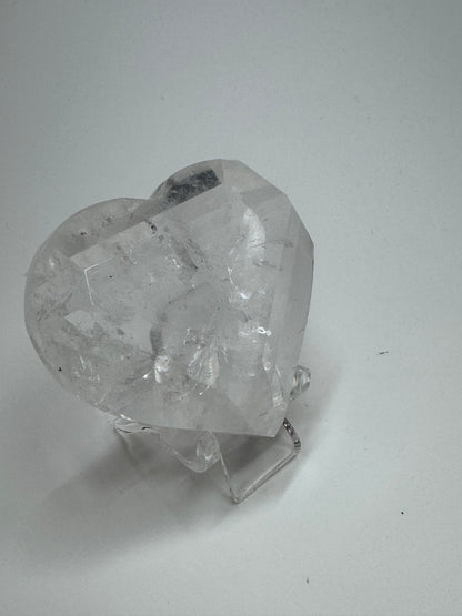 Bezauberndes facettiertes Bergkristall Herz - 6.3cm, 104g