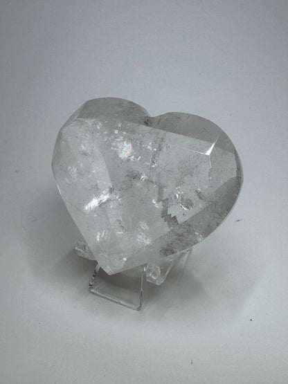 Bezauberndes facettiertes Bergkristall Herz - 6.3cm, 104g