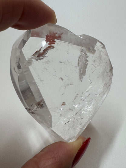 Extra klares facettiertes Bergkristall Herz - 5.2cm, 73g