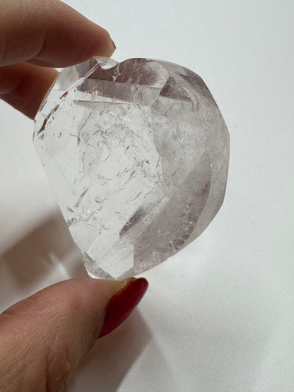 Extra klares facettiertes Bergkristall Herz - 5.2cm, 73g