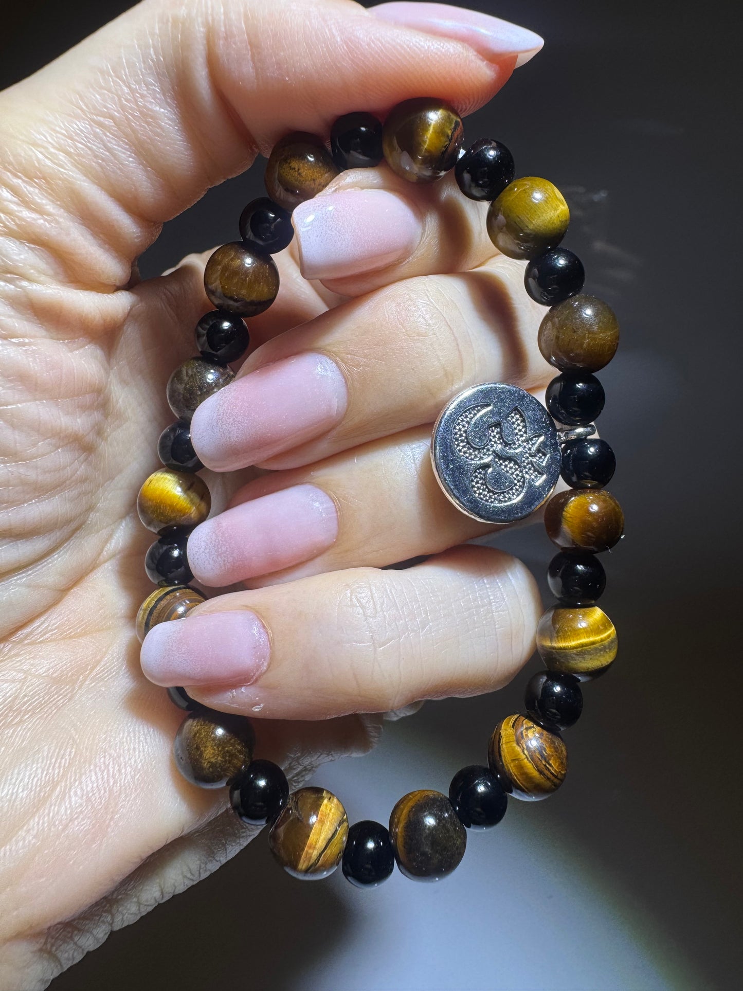 Onyx & Lava oder Onyx & Tigerauge Armband 19 cm – Handgeknüpft mit OM-Charm 🖤🌋