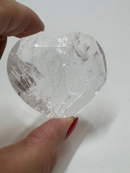 Süsses facettiertes Bergkristall Herz - 5cm, 58g