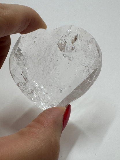 Süsses facettiertes Bergkristall Herz - 5cm, 58g