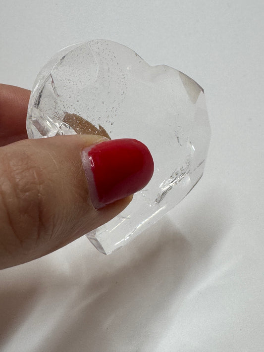 Ultra klares facettiertes Bergkristall Herz 💎 – 5 cm, 44 g – Edelstein-Herz aus Brasilien in 1A-Qualität