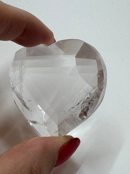 Ultra klares facettiertes Bergkristall Herz 💎 – 5 cm, 44 g – Edelstein-Herz aus Brasilien in 1A-Qualität