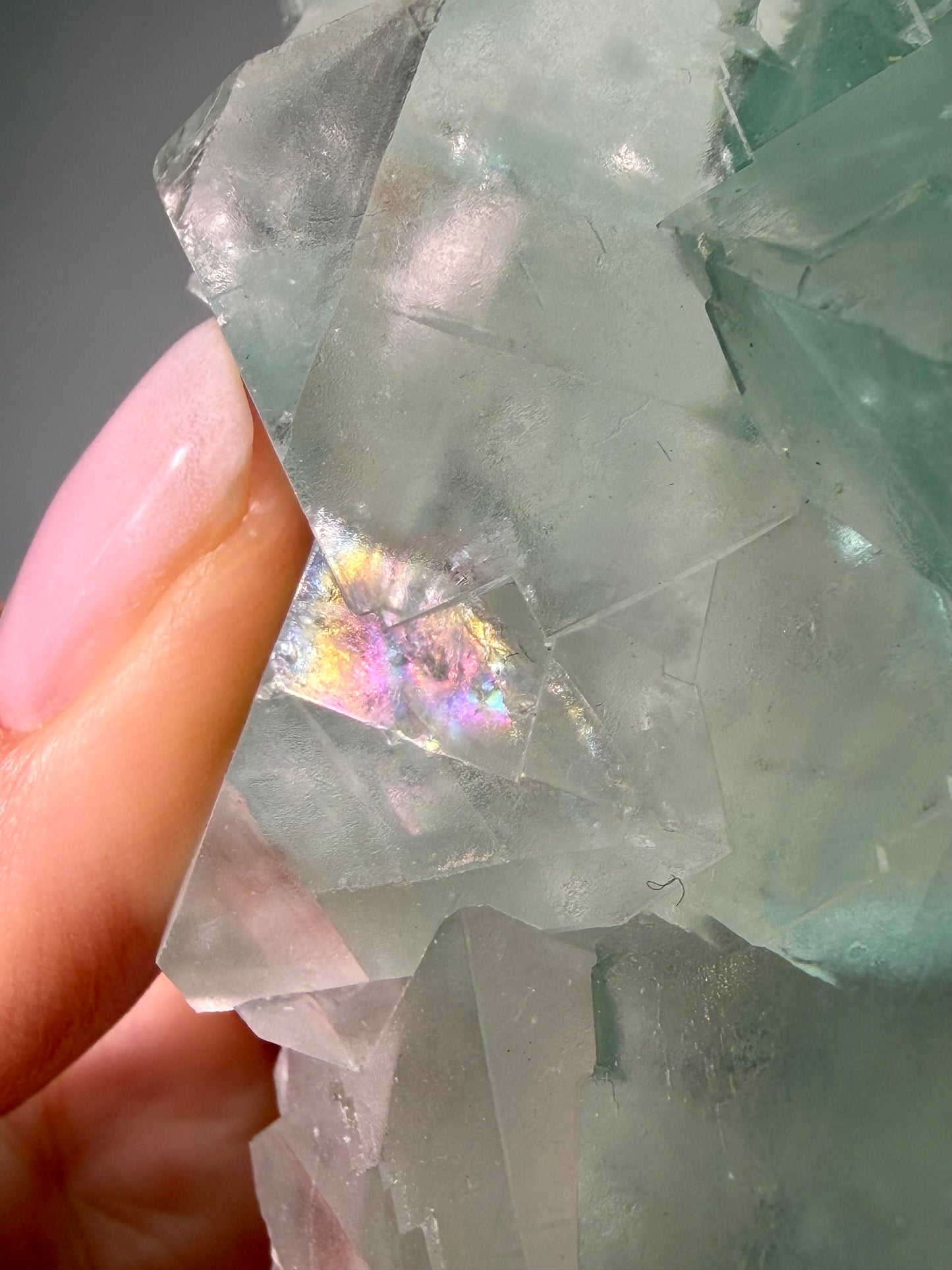 Beautiful 1A Fluorite with Rainbow - 9.4cm, 343g