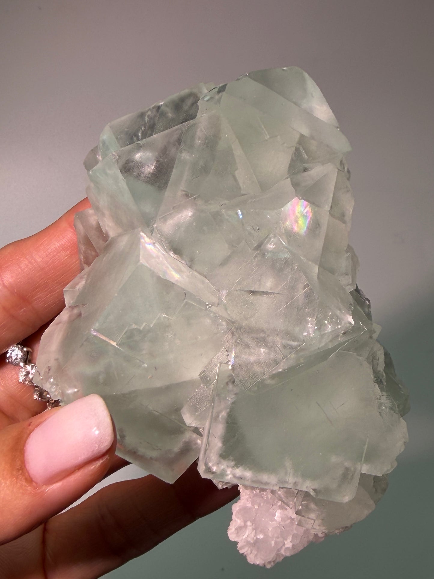 Beautiful 1A Fluorite with Rainbow - 9.4cm, 343g