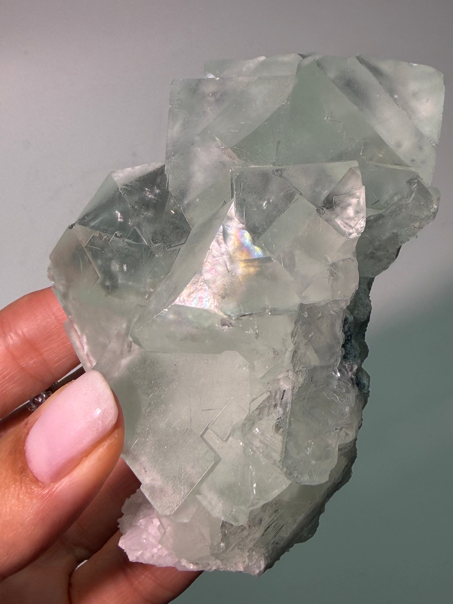 Beautiful 1A Fluorite with Rainbow - 9.4cm, 343g
