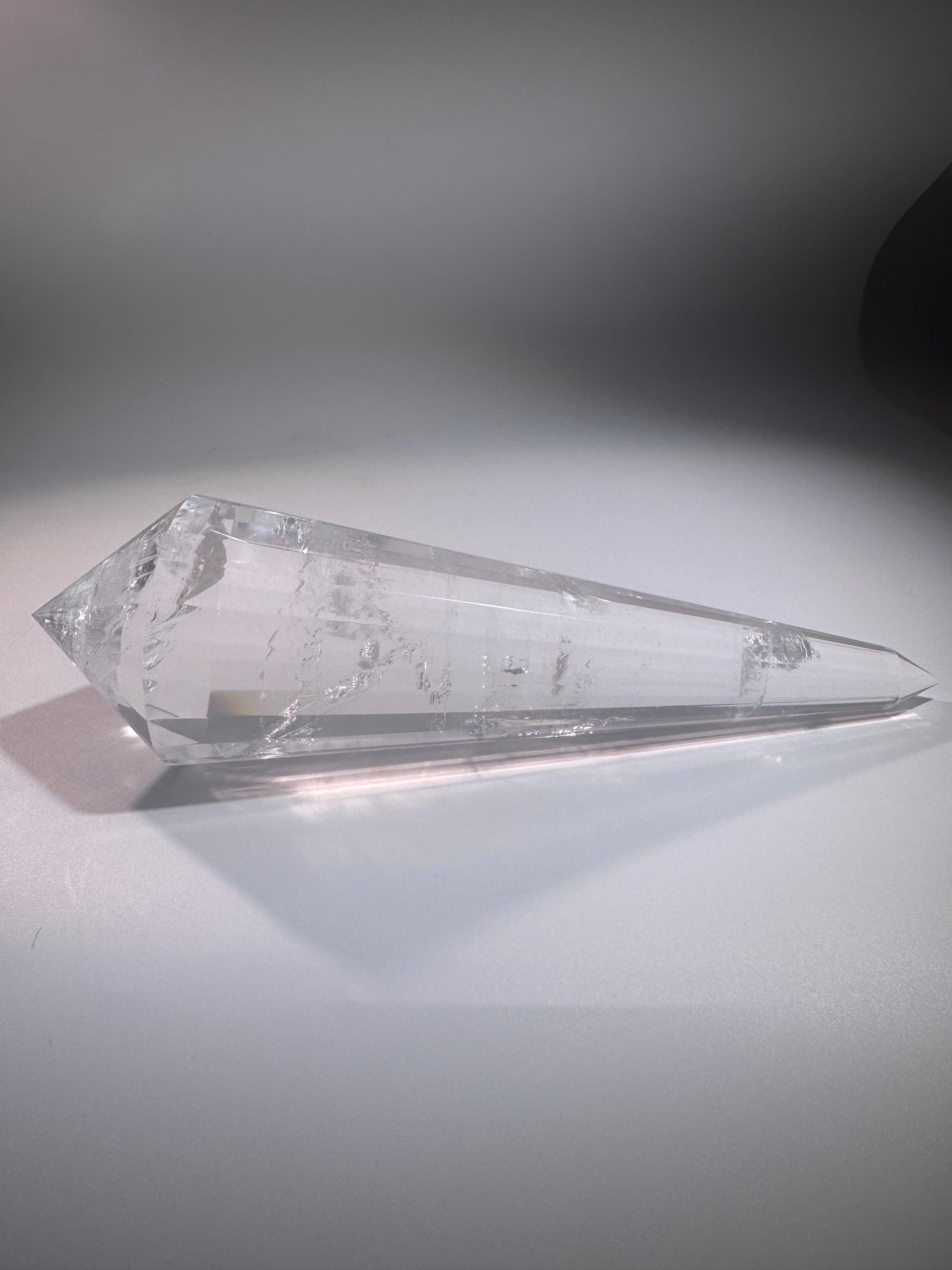 Lemurian Vogel-Cut Kristall mit 24 Facetten – 19.5 cm, 473g cm | Regenbogen, Meisterqualität