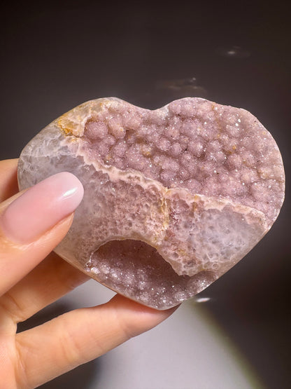 Süsses Rosa Rainbow-Amethyst Herz – 7 cm · 135 g · Extrem seltene Doppelkristallisation