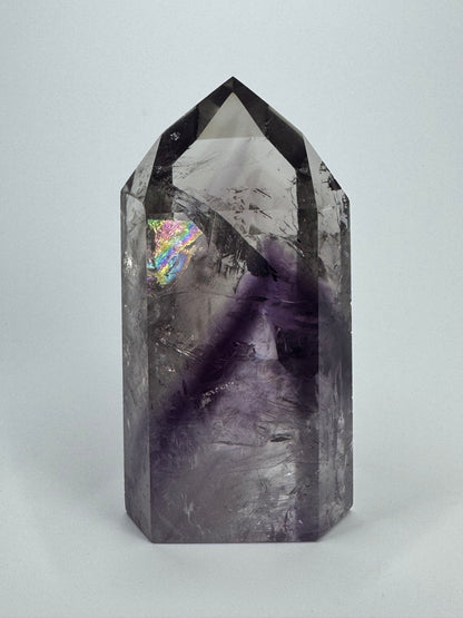 Exklusive klare Phantom Amethyst Spitze mit Regenbogen - 8.5cm
