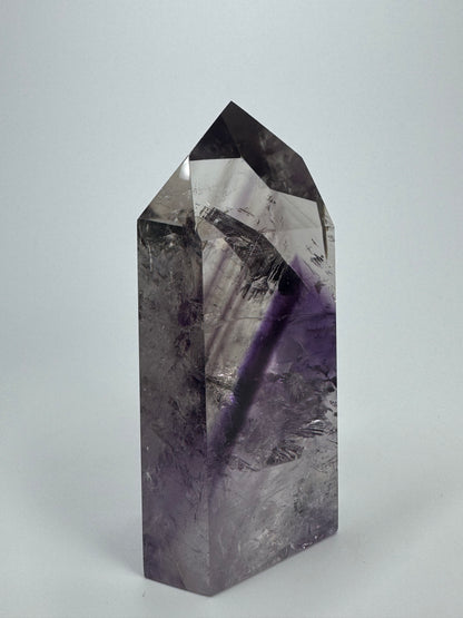 Exklusive klare Phantom Amethyst Spitze mit Regenbogen - 8.5cm