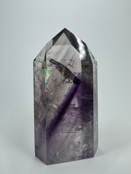 Exklusive klare Phantom Amethyst Spitze mit Regenbogen - 8.5cm