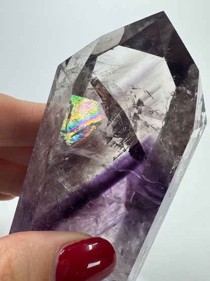 Exklusive klare Phantom Amethyst Spitze mit Regenbogen - 8.5cm