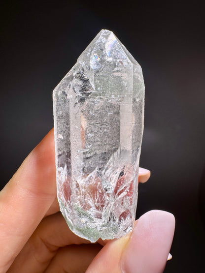 Feinst strukturierte Himalaya-Quarzspitze 5.1 cm – Kristallklar & selten