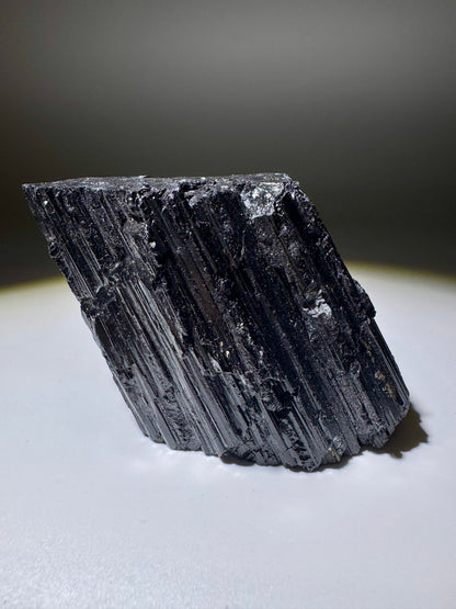 Roher schwarzer Turmalin – 385 g, kraftvoller Schutzkristall aus Brasilien – Naturstein gegen negative Energien
