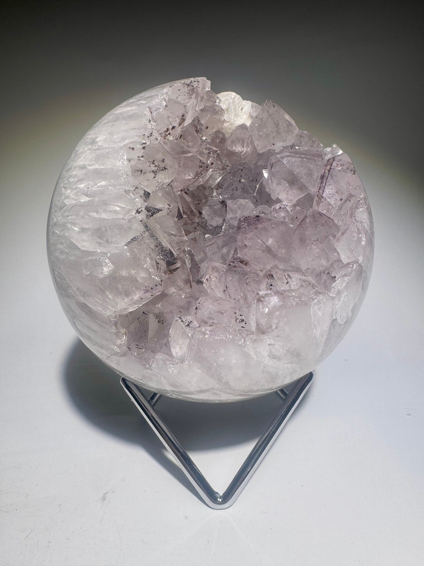 Amethyst Kugel Brasilien 9.5 cm – 1.34 kg | Phantom-Amethyst mit Pastellfarbe 💜✨