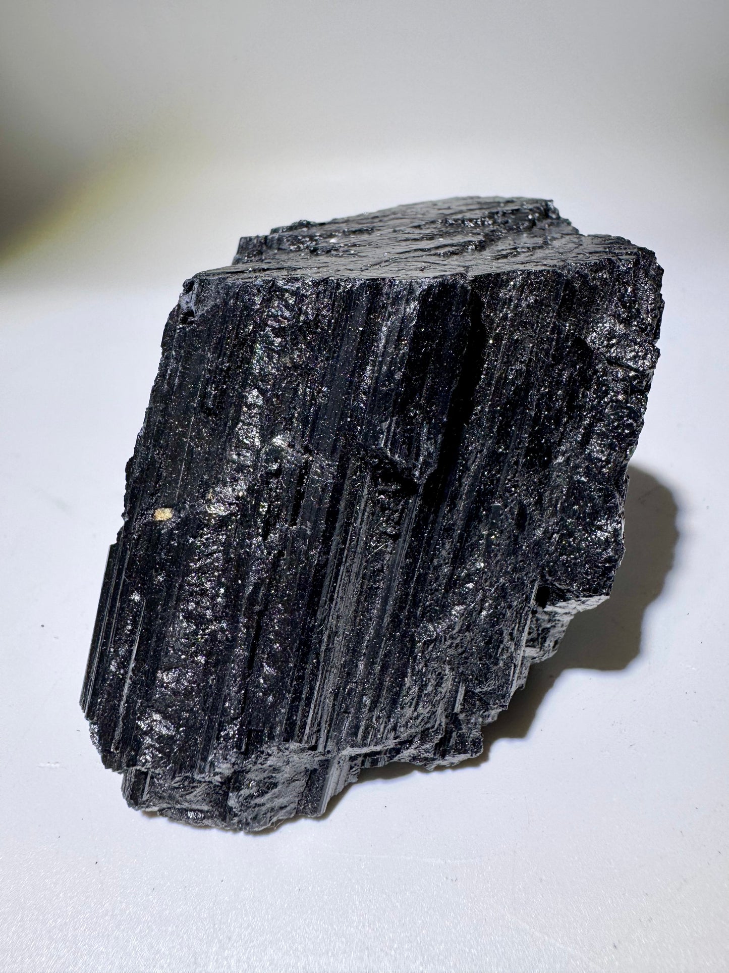 Roher schwarzer Turmalin – 385 g, kraftvoller Schutzkristall aus Brasilien – Naturstein gegen negative Energien