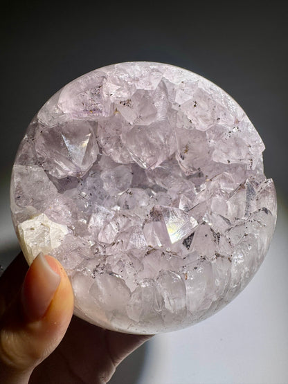 Amethyst Kugel Brasilien 9.5 cm – 1.34 kg | Phantom-Amethyst mit Pastellfarbe 💜✨