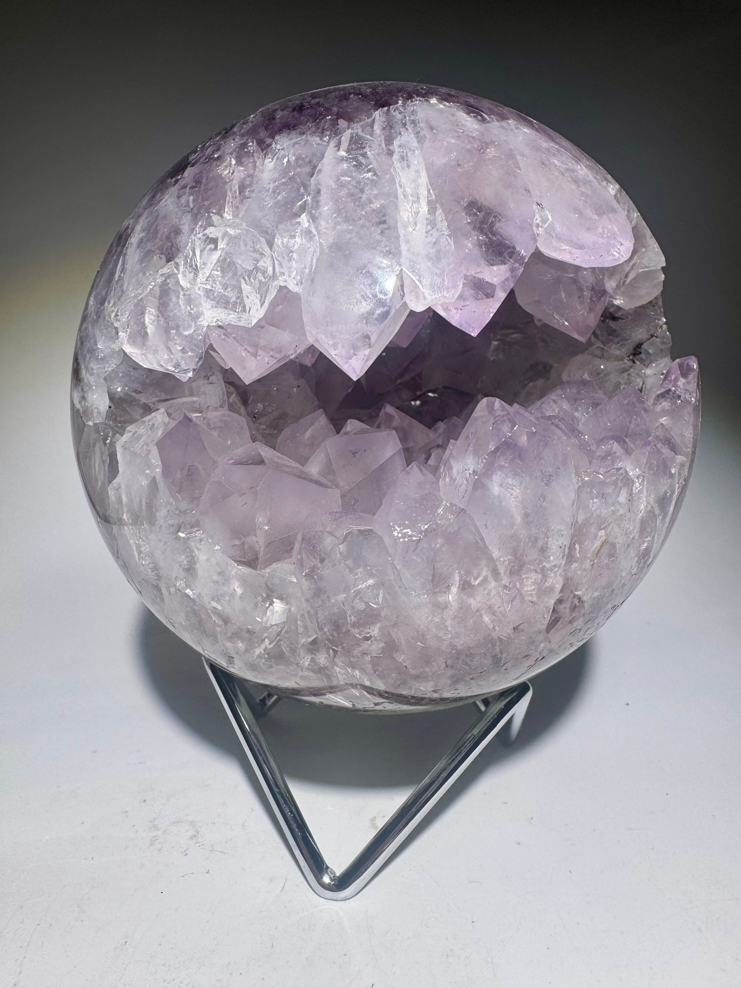 Exklusive Amethyst Kugel - 11cm, 1.97kg