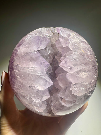 Exklusive Amethyst Kugel - 11cm, 1.97kg