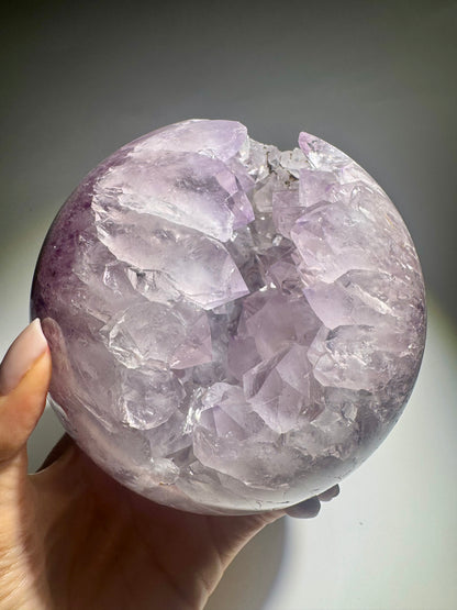 Exklusive Amethyst Kugel - 11cm, 1.97kg