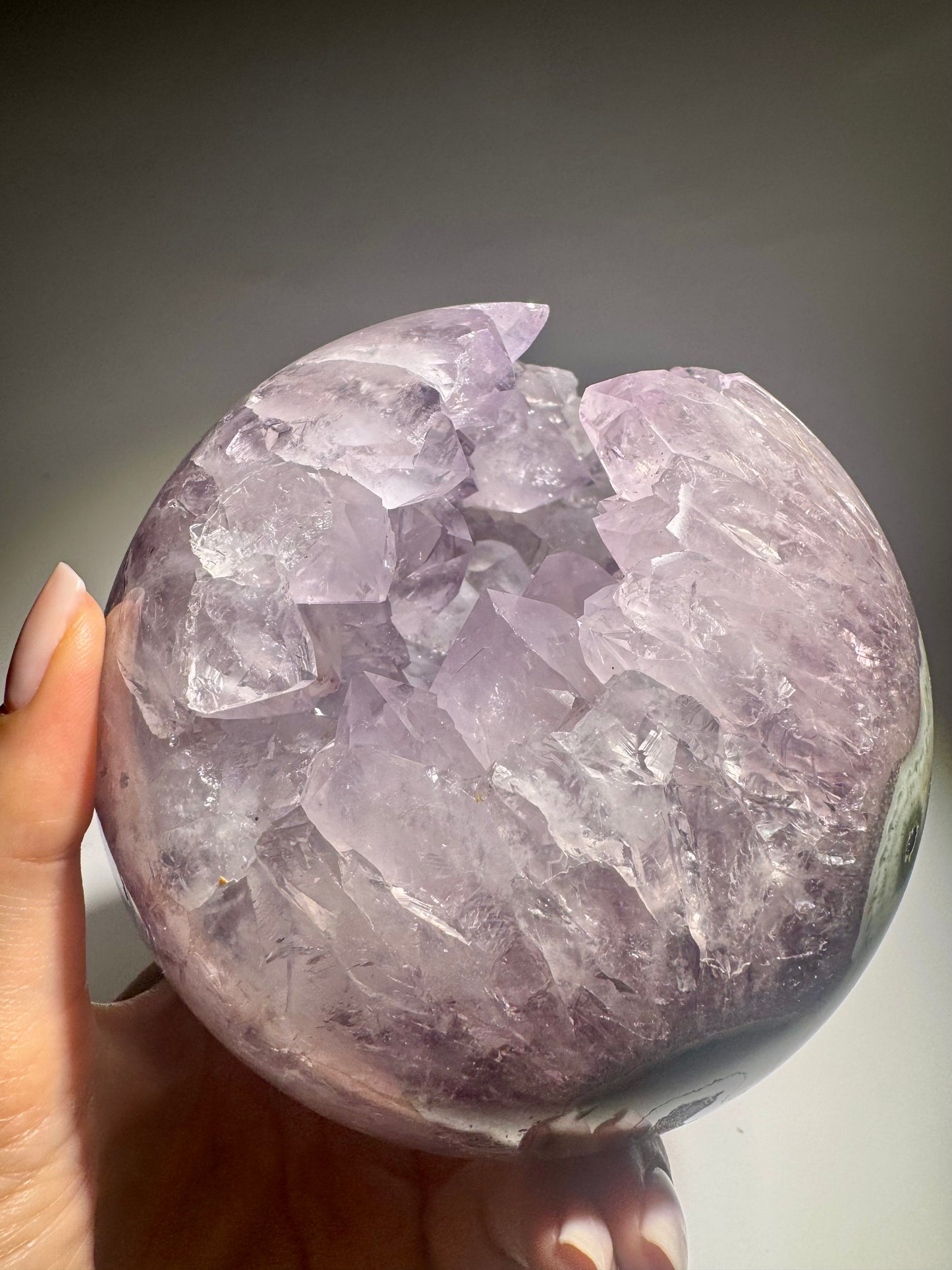 Exklusive Amethyst Kugel - 11cm, 1.97kg