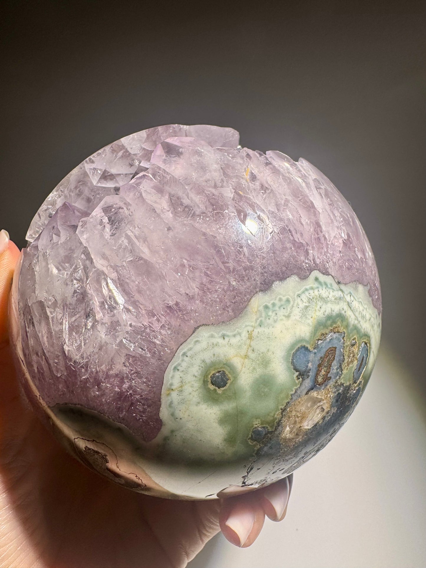 Exklusive Amethyst Kugel - 11cm, 1.97kg