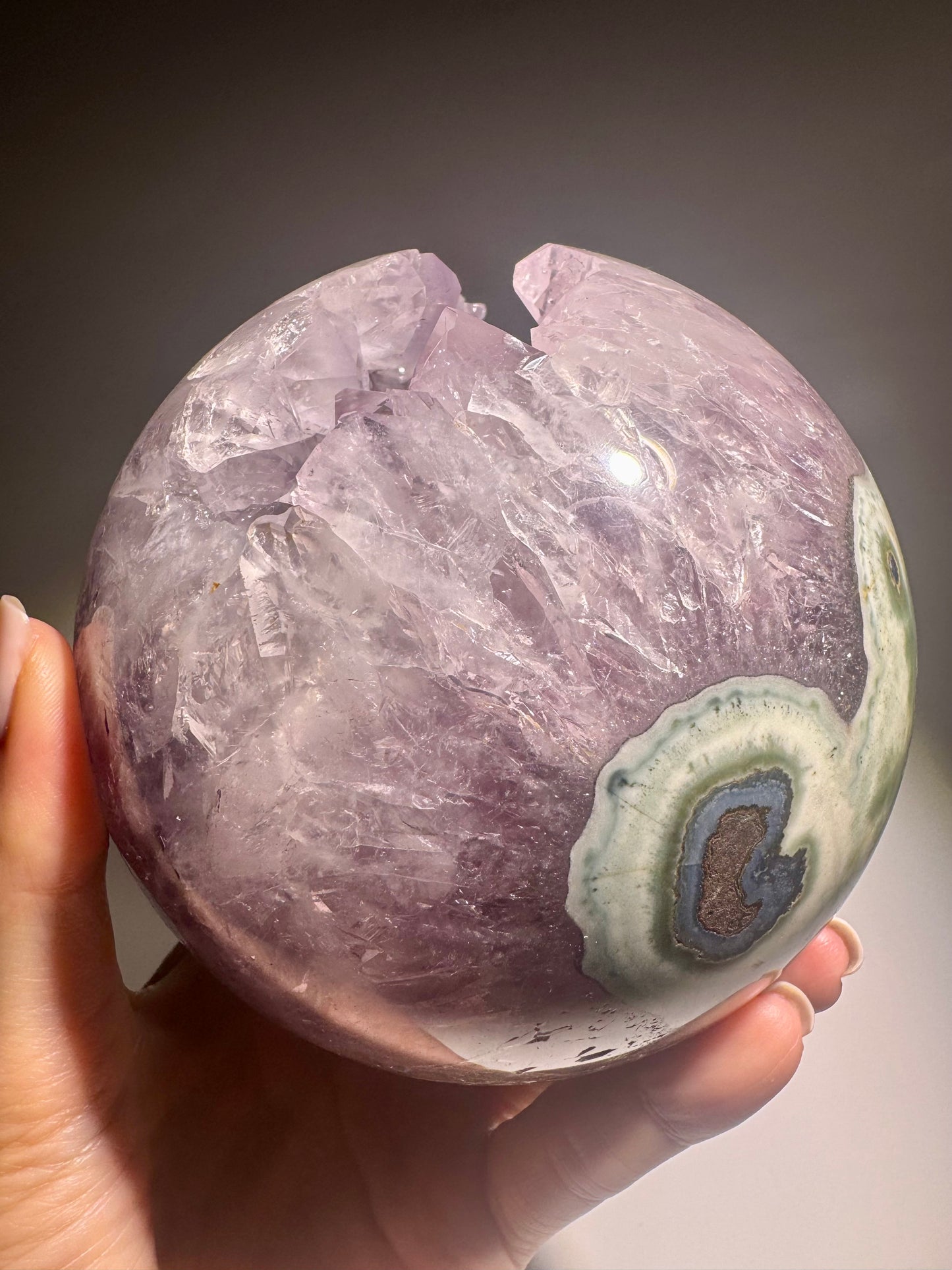 Exklusive Amethyst Kugel - 11cm, 1.97kg
