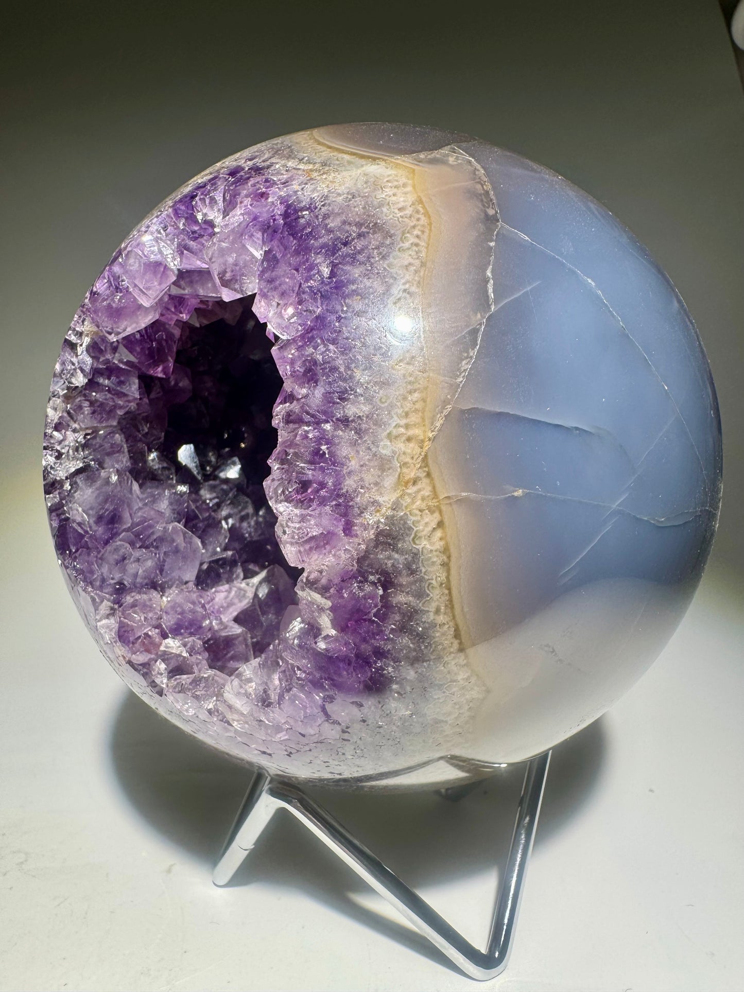 Amethyst Kugel Brasilien 12 cm – 1.81 kg | Doppelseitige Kristallöffnung 💜✨