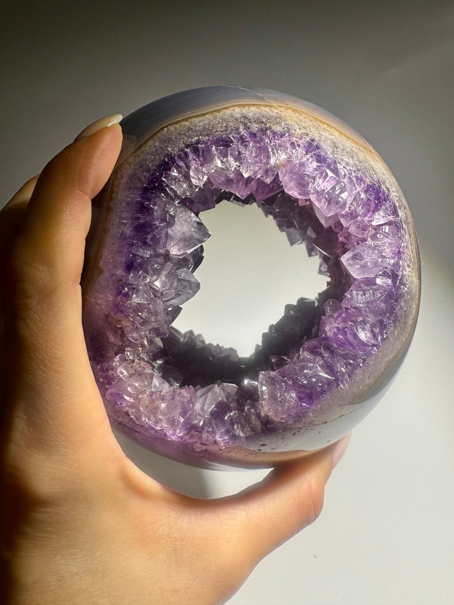 Amethyst Kugel Brasilien 12 cm – 1.81 kg | Doppelseitige Kristallöffnung 💜✨