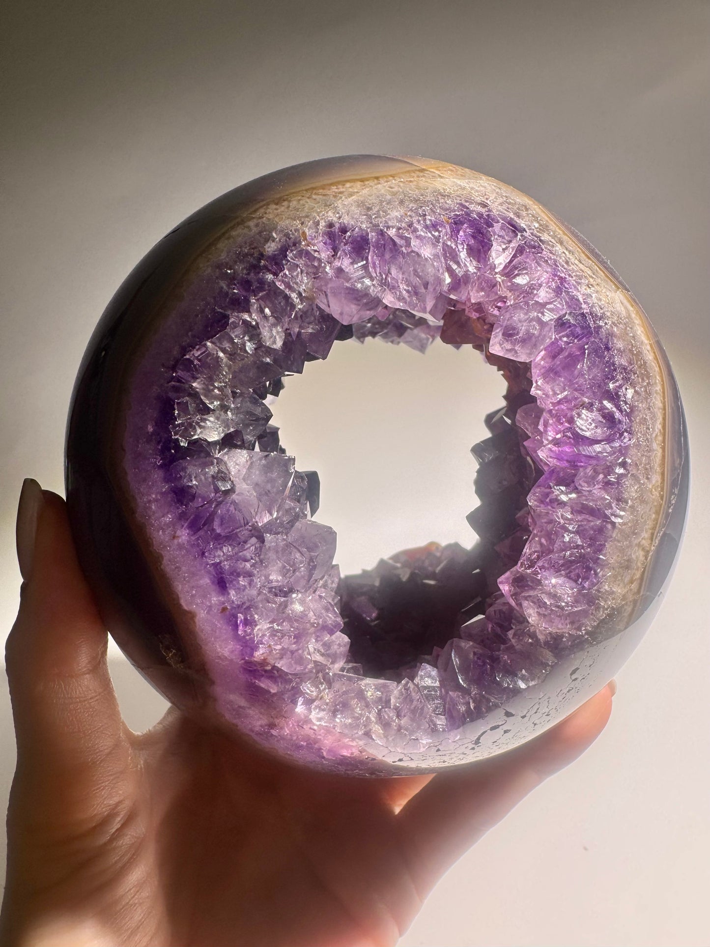 Amethyst Kugel Brasilien 12 cm – 1.81 kg | Doppelseitige Kristallöffnung 💜✨