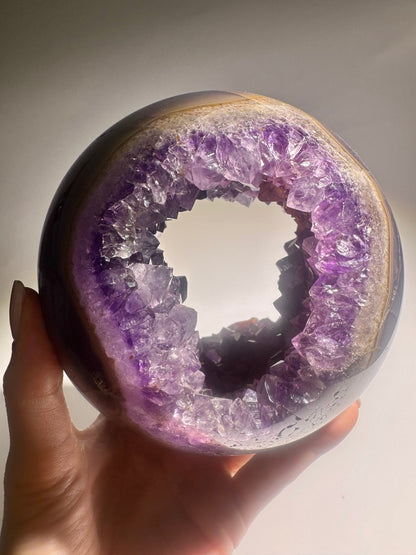 Amethyst Kugel Brasilien 12 cm – 1.81 kg | Doppelseitige Kristallöffnung 💜✨