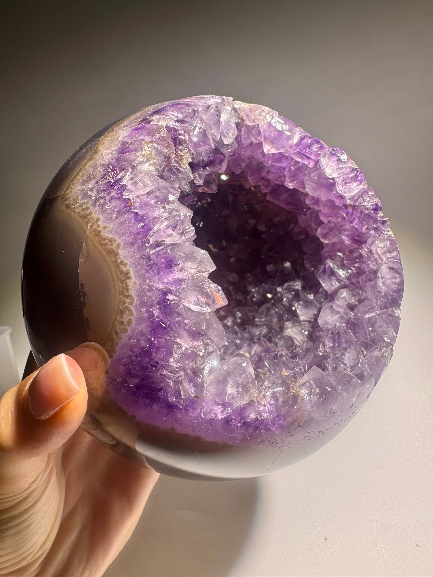 Amethyst Kugel Brasilien 12 cm – 1.81 kg | Doppelseitige Kristallöffnung 💜✨
